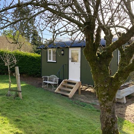 Green Valley, Cotswold Stay With Hamper Cheltenham Exterior foto