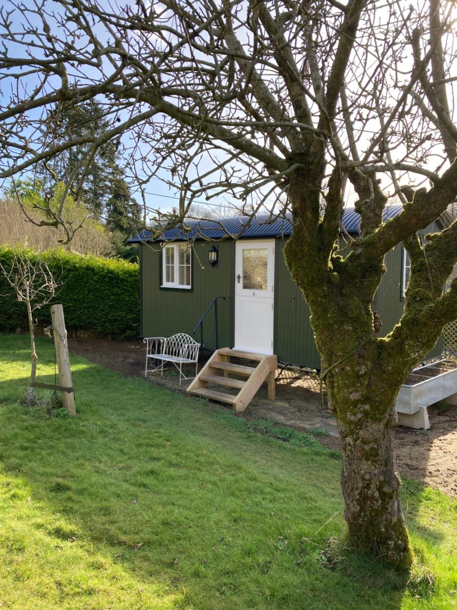 Green Valley, Cotswold Stay With Hamper Cheltenham Exterior foto